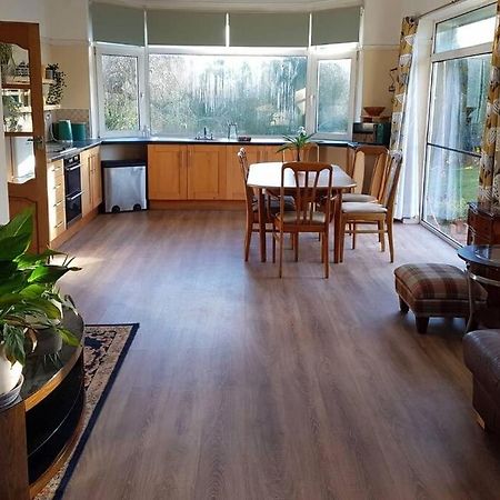 4 Bedroom Country Home Bristol Ngoại thất bức ảnh